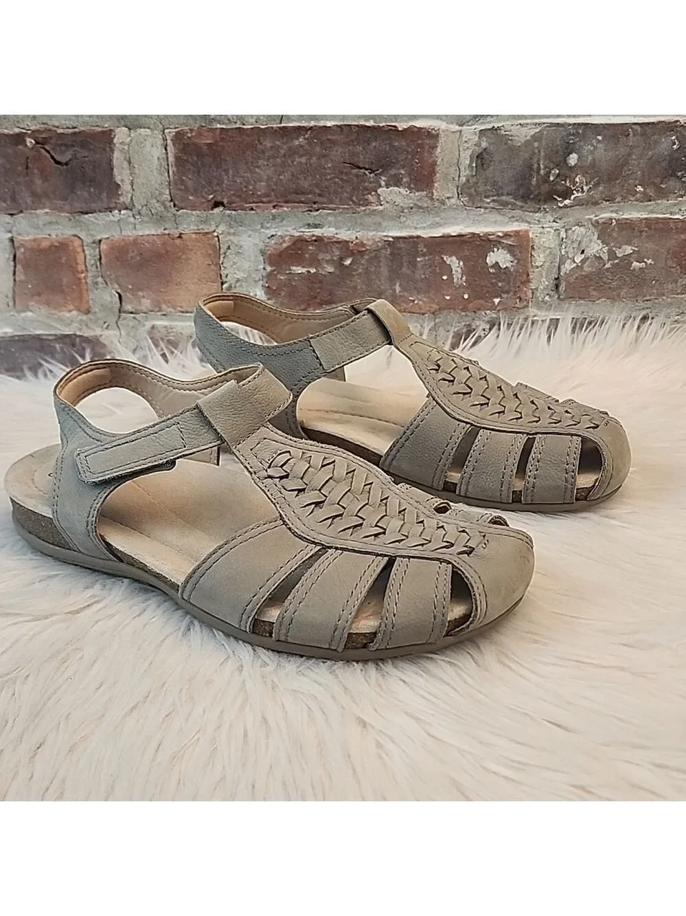 Earth Origins Balli Gray Closed-Toe Sandals with Woven Design, Size 11M